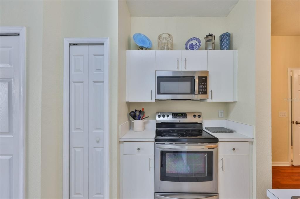 For Sale: $235,000 (2 beds, 2 baths, 1340 Square Feet)