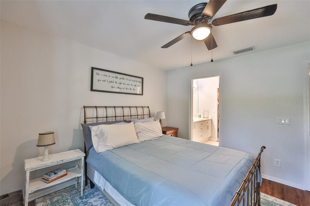 For Sale: $235,000 (2 beds, 2 baths, 1340 Square Feet)