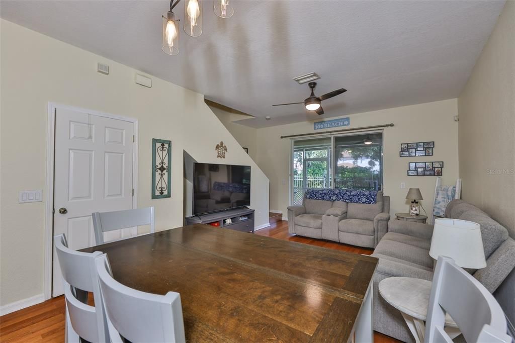 For Sale: $235,000 (2 beds, 2 baths, 1340 Square Feet)