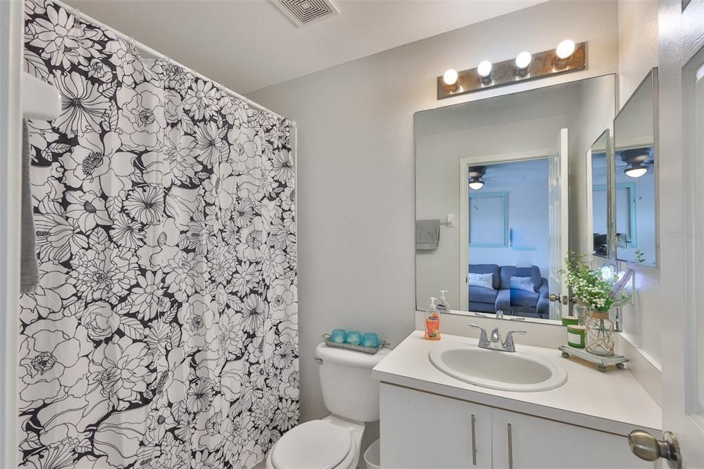 For Sale: $235,000 (2 beds, 2 baths, 1340 Square Feet)