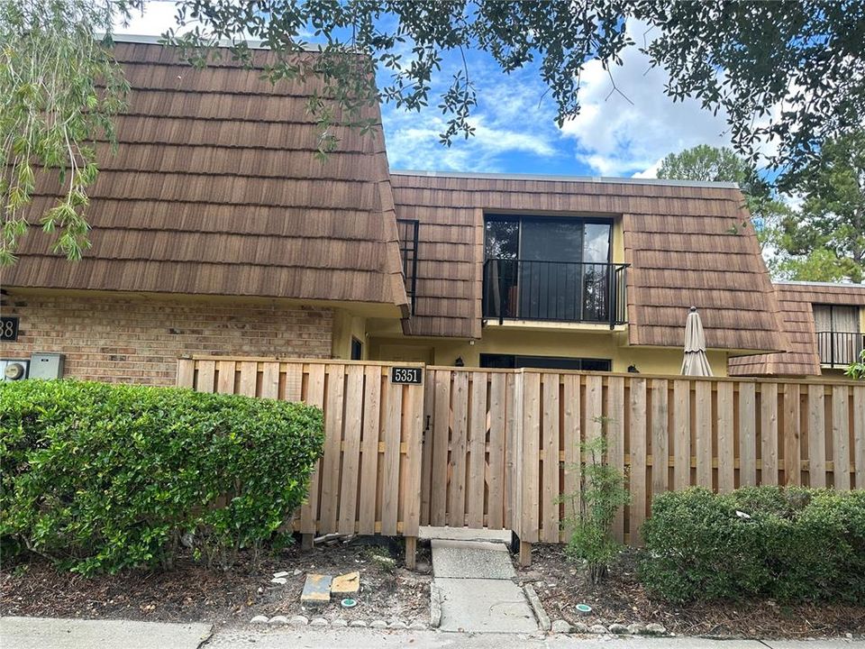 Recently Sold: $165,000 (2 beds, 2 baths, 1285 Square Feet)