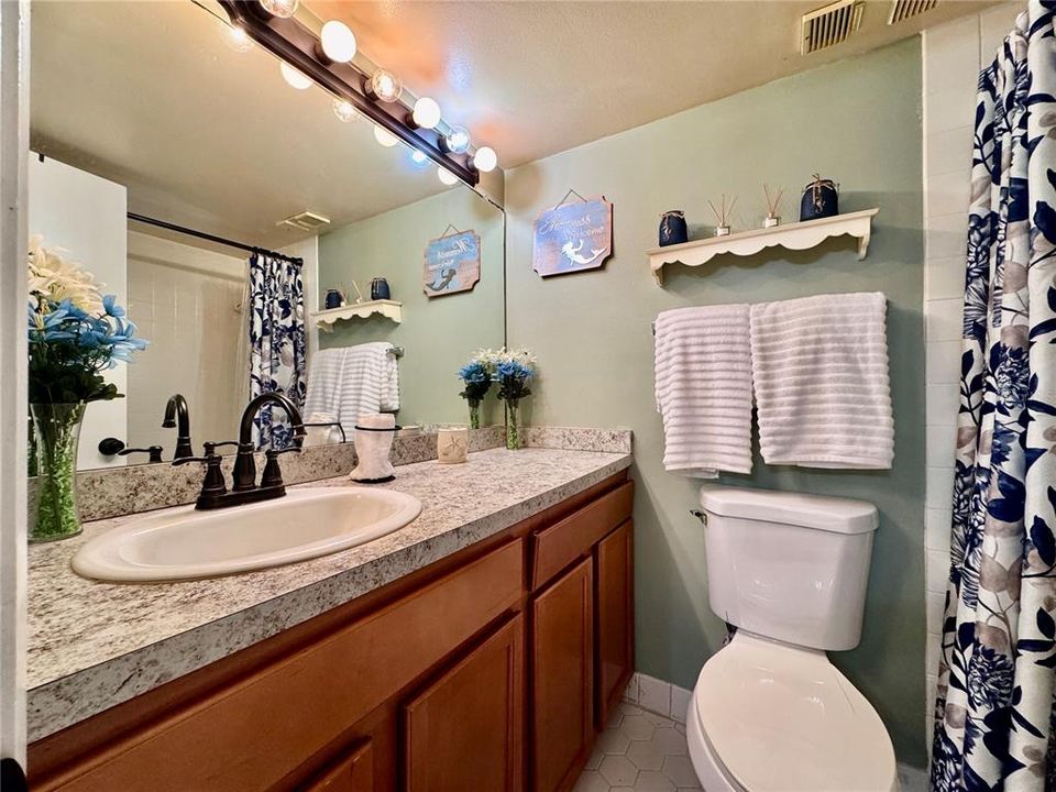 出租: $1,800 (2 贝兹, 2 浴室, 1070 平方英尺)