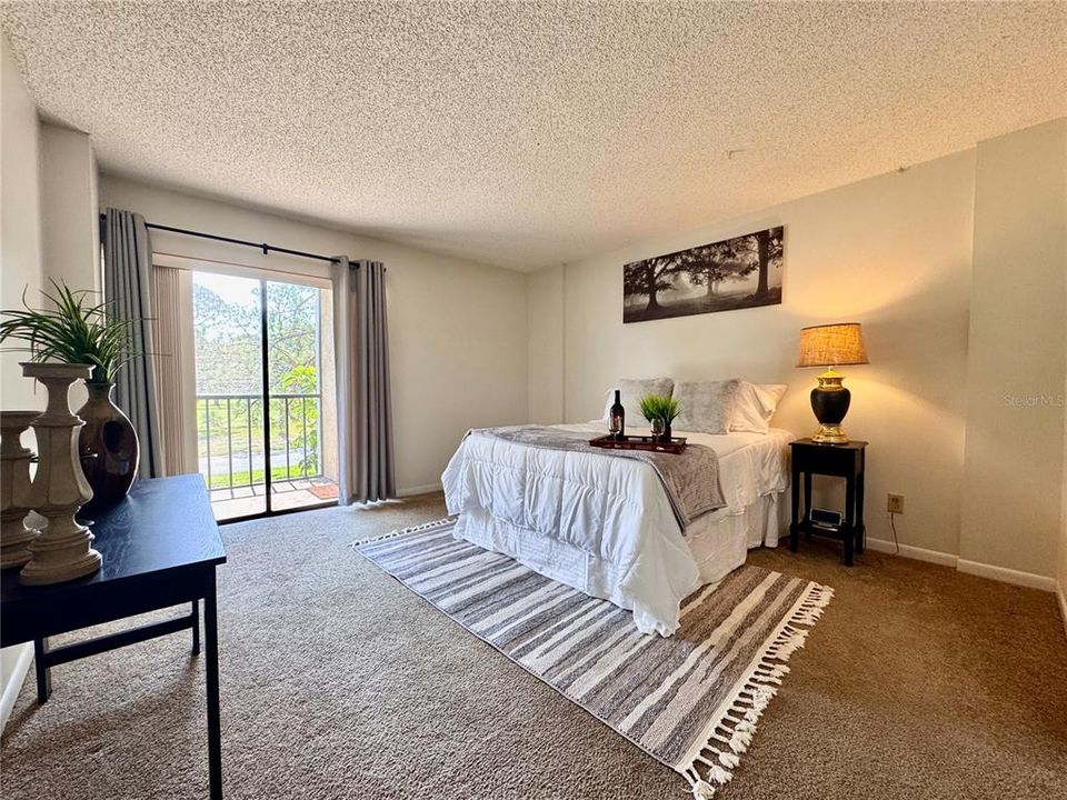 出租: $1,800 (2 贝兹, 2 浴室, 1070 平方英尺)