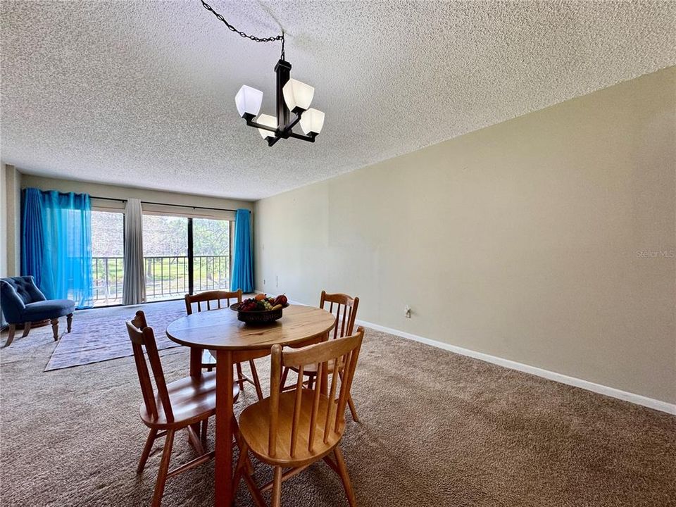 出租: $1,800 (2 贝兹, 2 浴室, 1070 平方英尺)