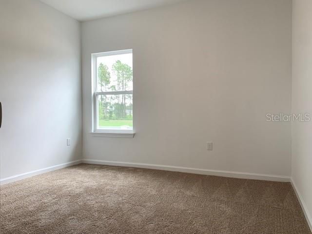 合同活跃: $2,550 (4 贝兹, 3 浴室, 2236 平方英尺)