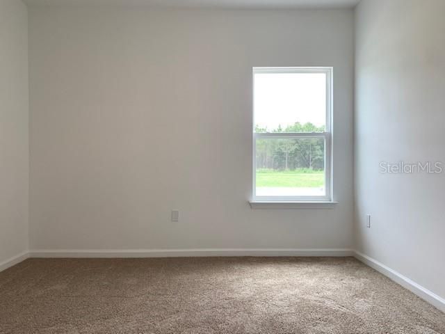 合同活跃: $2,550 (4 贝兹, 3 浴室, 2236 平方英尺)