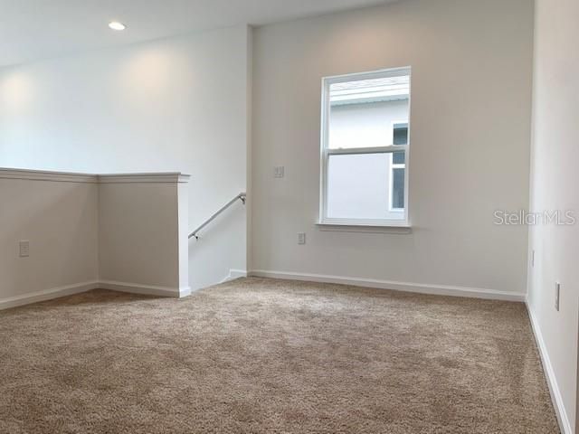 合同活跃: $2,550 (4 贝兹, 3 浴室, 2236 平方英尺)