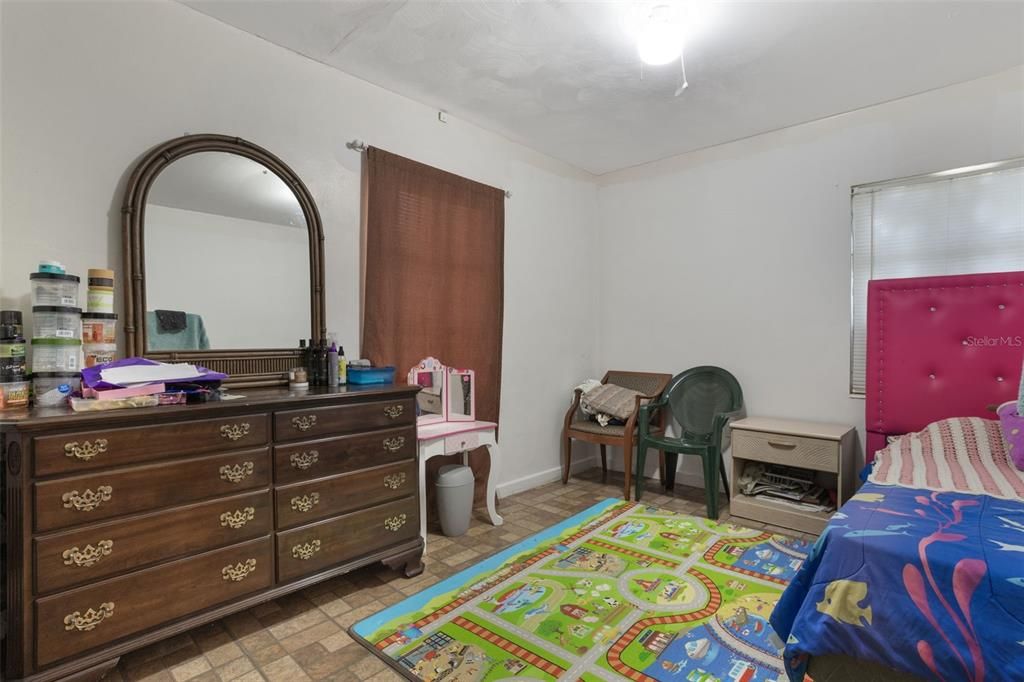 На продажу: $152,000 (3 спален, 2 ванн, 1477 Квадратных фут)