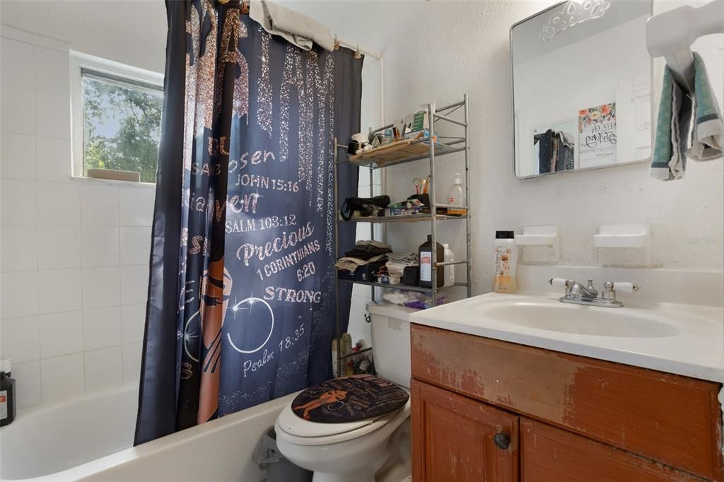 На продажу: $152,000 (3 спален, 2 ванн, 1477 Квадратных фут)