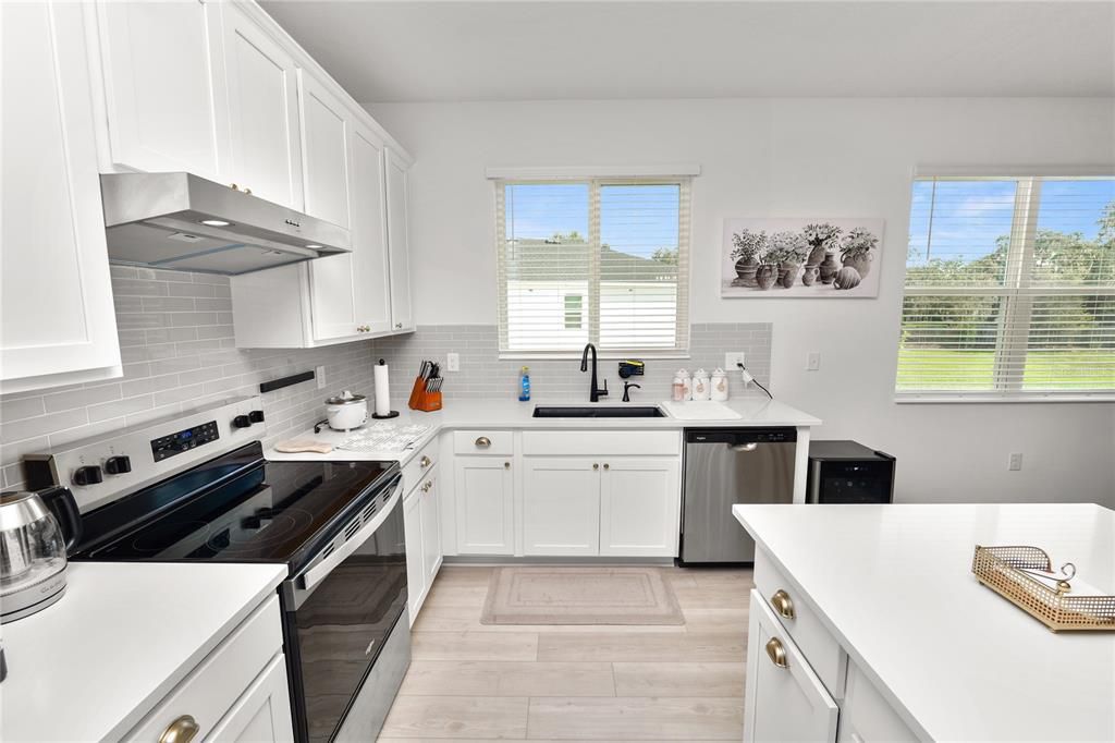 For Rent: $2,700 (3 beds, 2 baths, 2148 Square Feet)