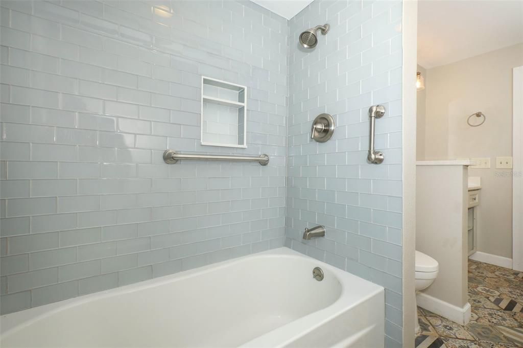 Active With Contract: $420,000 (4 beds, 2 baths, 2040 Square Feet)