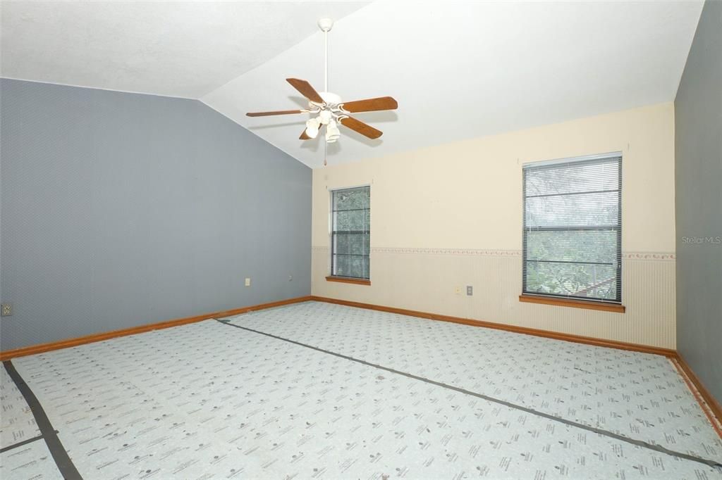 Active With Contract: $420,000 (4 beds, 2 baths, 2040 Square Feet)