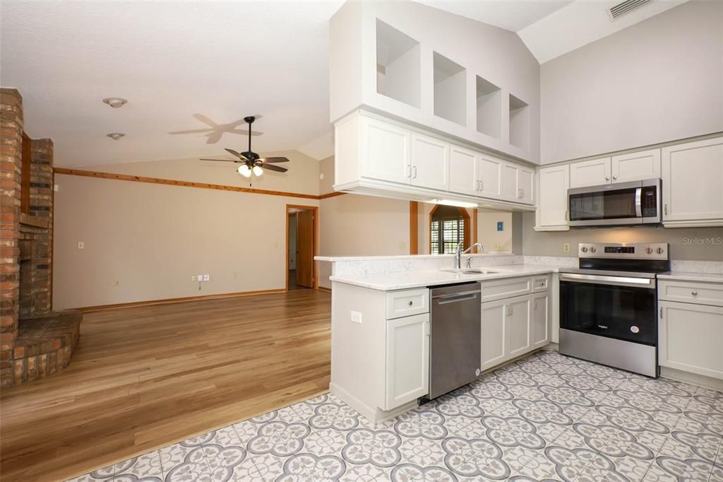 Active With Contract: $420,000 (4 beds, 2 baths, 2040 Square Feet)