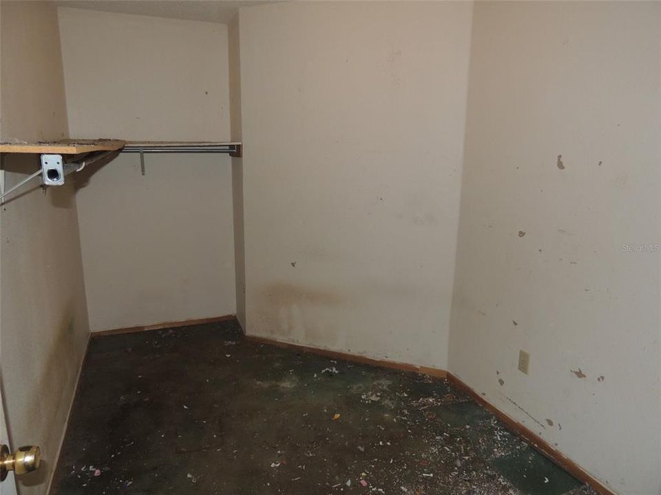 Activo con contrato: $310,000 (5 camas, 3 baños, 2850 Pies cuadrados)