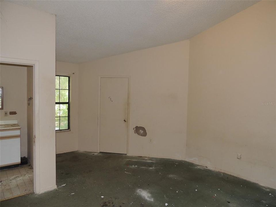 Activo con contrato: $310,000 (5 camas, 3 baños, 2850 Pies cuadrados)