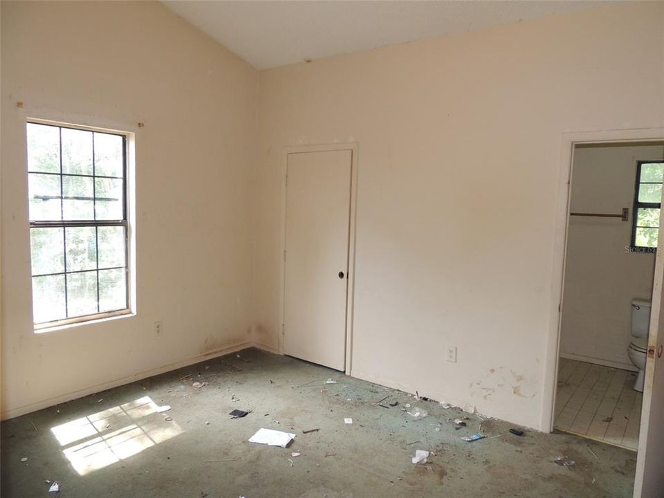 Activo con contrato: $310,000 (5 camas, 3 baños, 2850 Pies cuadrados)