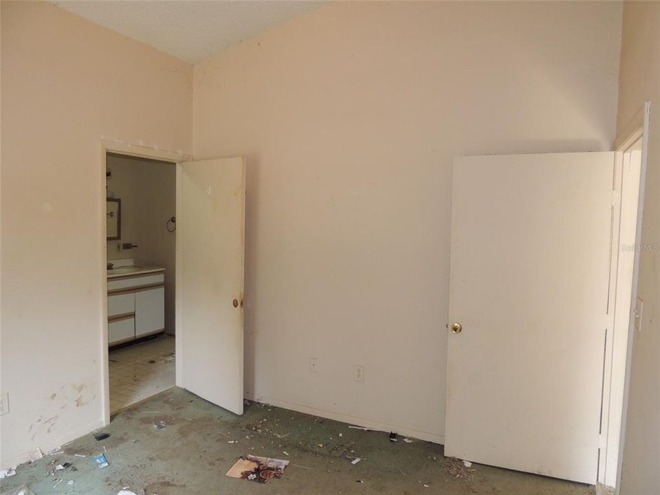 Activo con contrato: $310,000 (5 camas, 3 baños, 2850 Pies cuadrados)