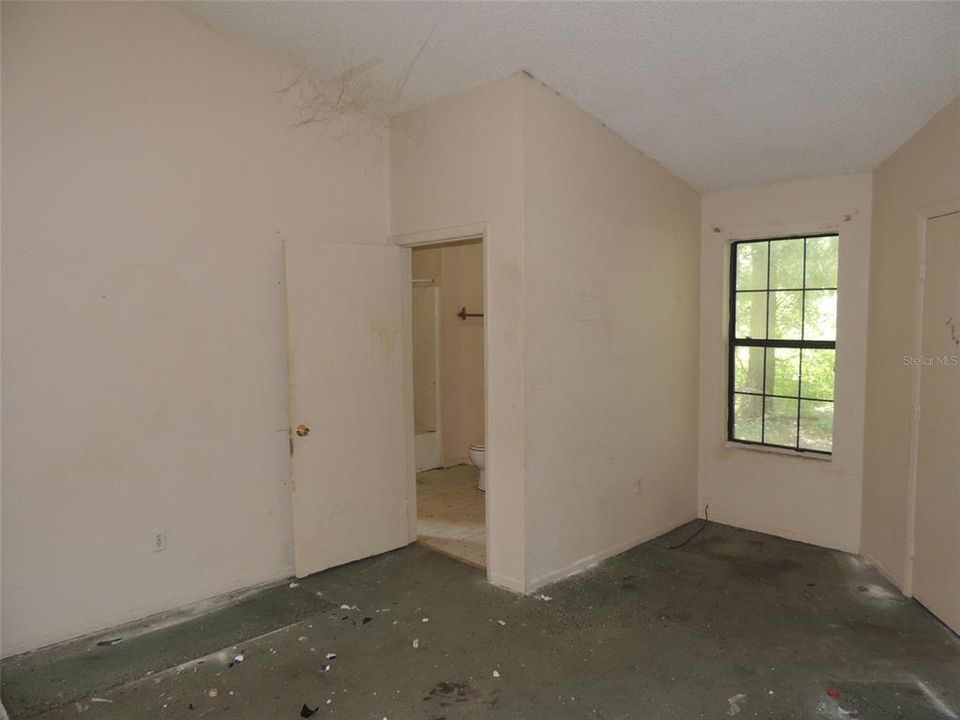 Activo con contrato: $310,000 (5 camas, 3 baños, 2850 Pies cuadrados)