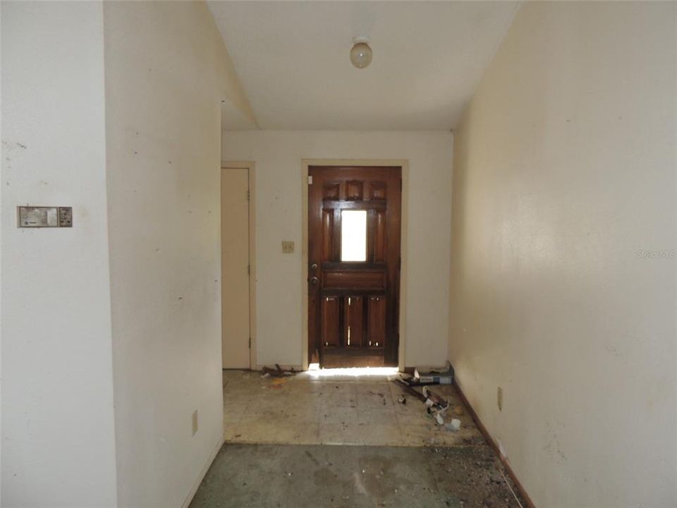 Activo con contrato: $310,000 (5 camas, 3 baños, 2850 Pies cuadrados)