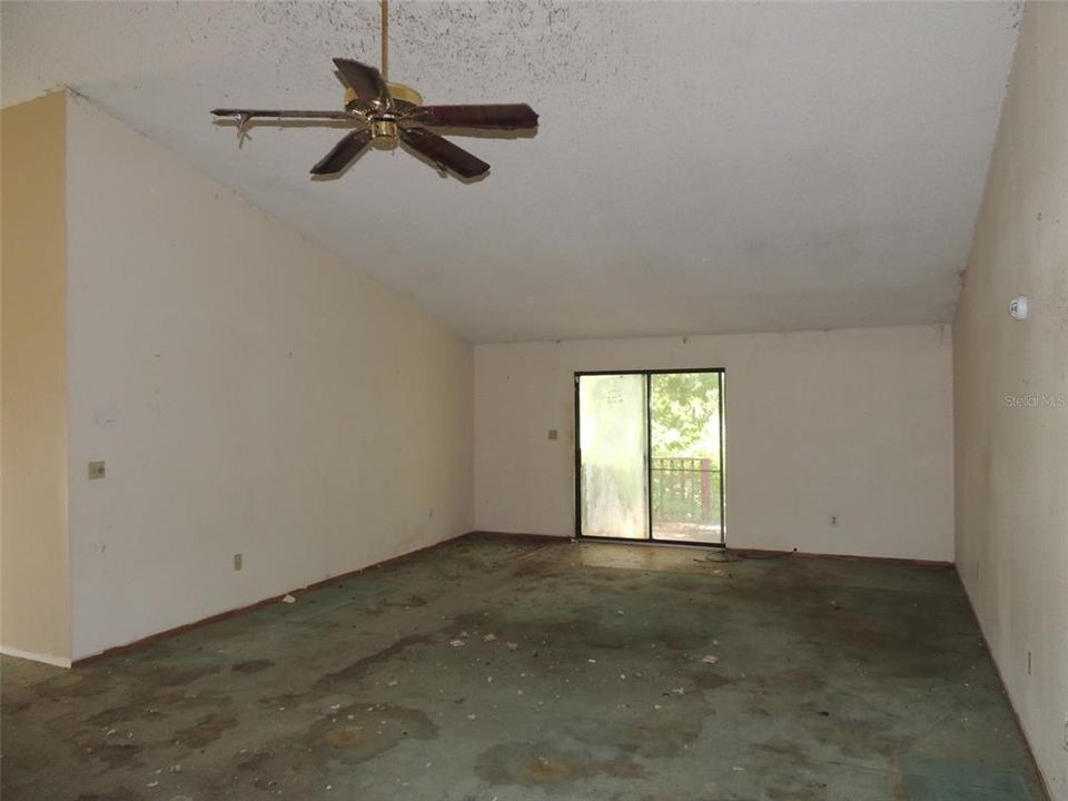 Activo con contrato: $310,000 (5 camas, 3 baños, 2850 Pies cuadrados)