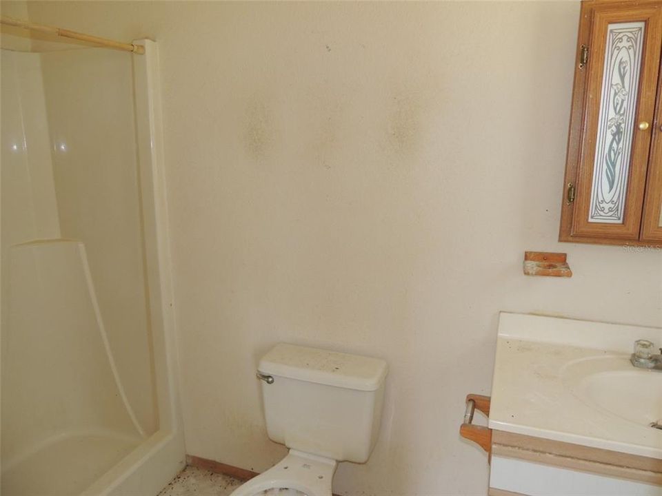 Activo con contrato: $310,000 (5 camas, 3 baños, 2850 Pies cuadrados)