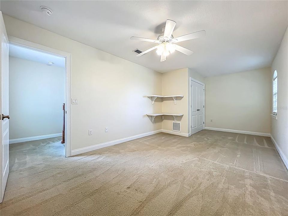 Activo con contrato: $635,000 (6 camas, 4 baños, 3338 Pies cuadrados)