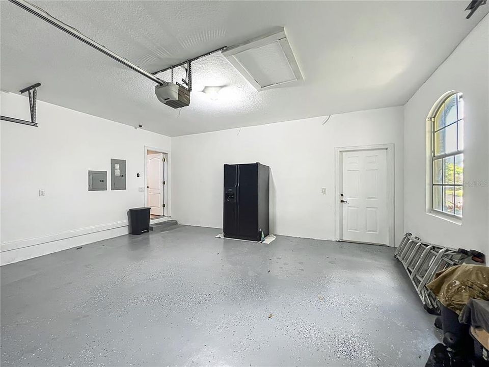 Activo con contrato: $635,000 (6 camas, 4 baños, 3338 Pies cuadrados)