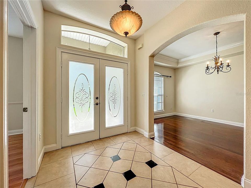 Activo con contrato: $635,000 (6 camas, 4 baños, 3338 Pies cuadrados)