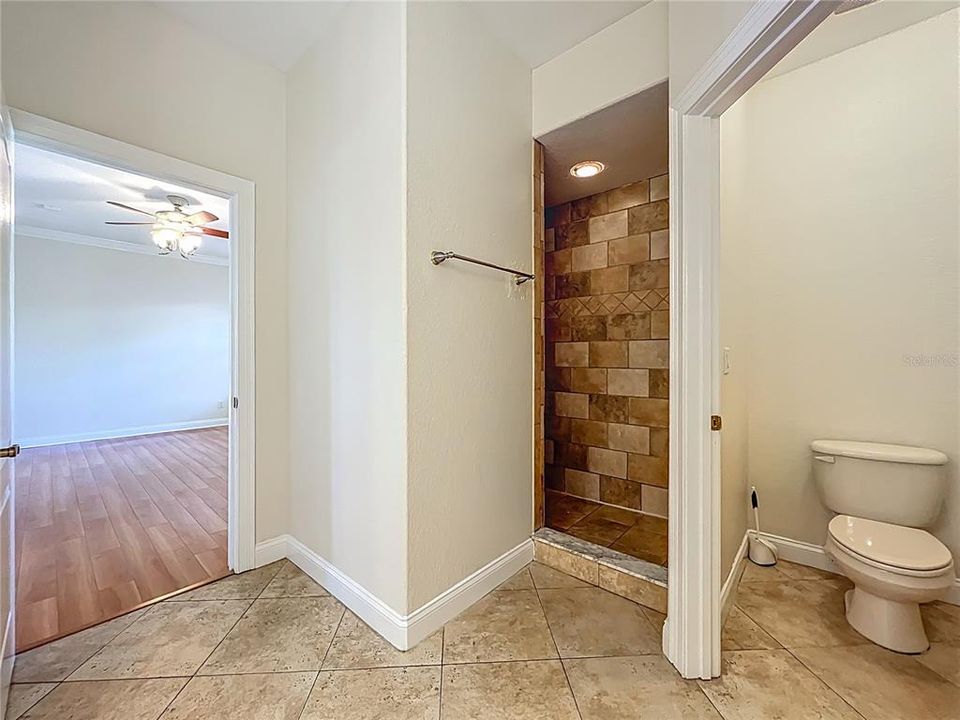 Activo con contrato: $635,000 (6 camas, 4 baños, 3338 Pies cuadrados)