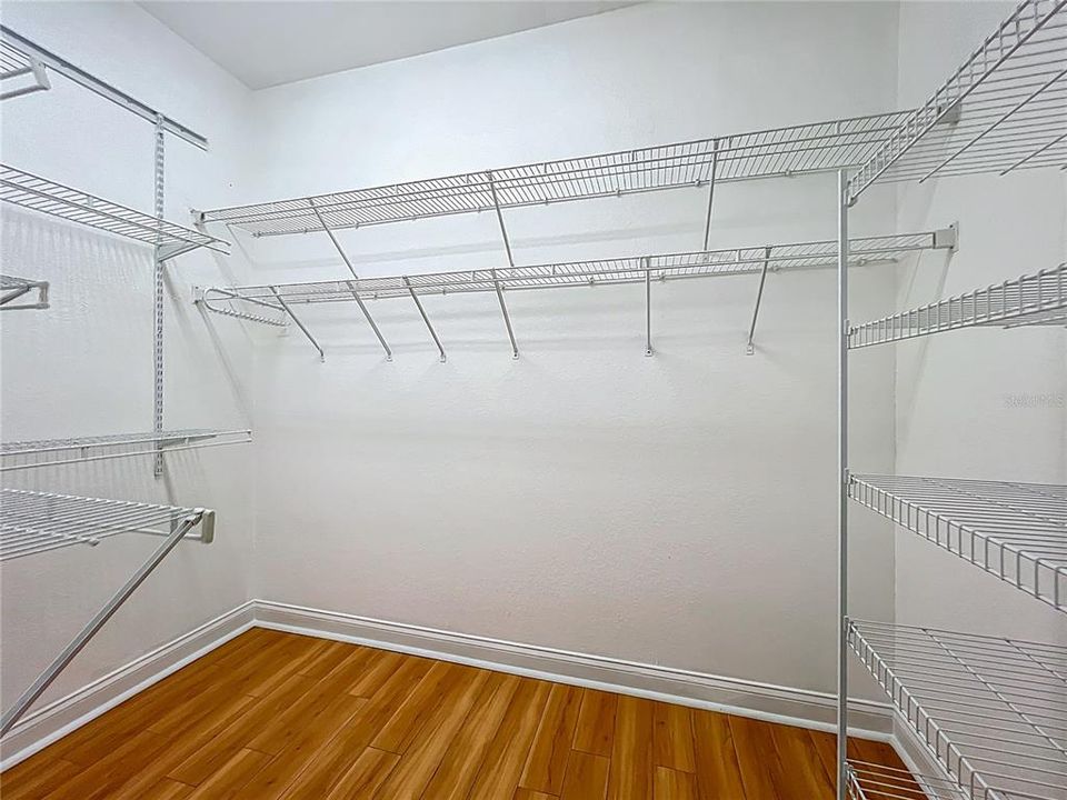 Activo con contrato: $635,000 (6 camas, 4 baños, 3338 Pies cuadrados)