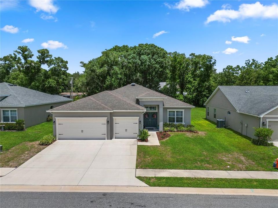 For Sale: $445,000 (4 beds, 3 baths, 2305 Square Feet)