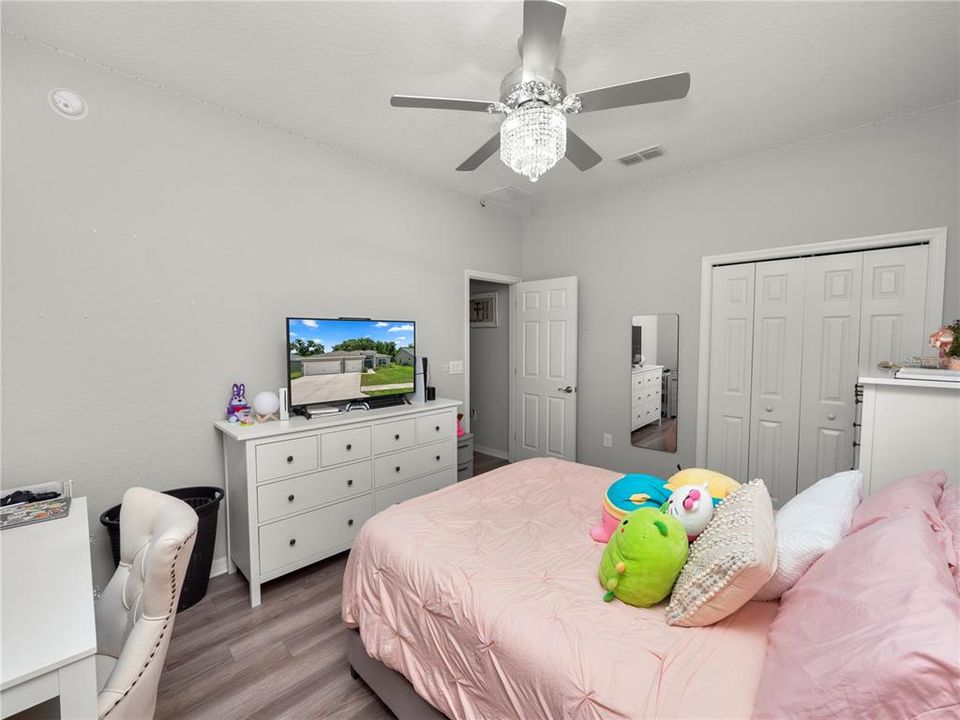 For Sale: $445,000 (4 beds, 3 baths, 2305 Square Feet)