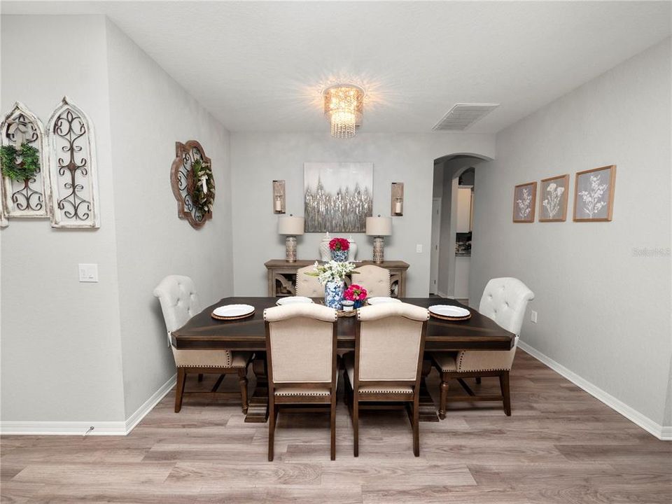 For Sale: $445,000 (4 beds, 3 baths, 2305 Square Feet)