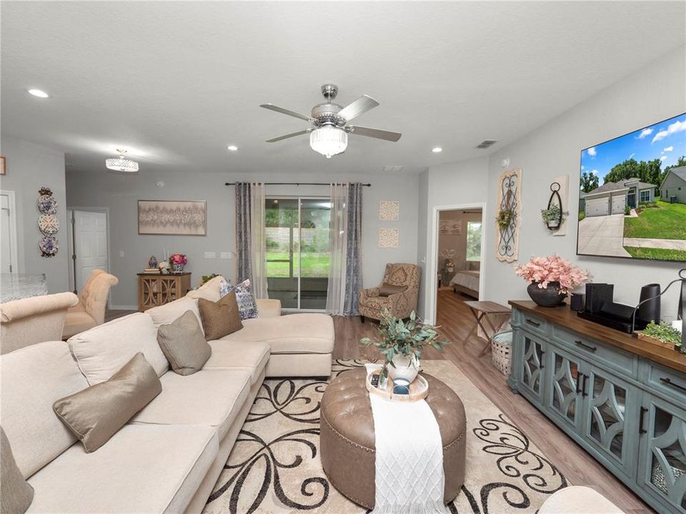 For Sale: $445,000 (4 beds, 3 baths, 2305 Square Feet)