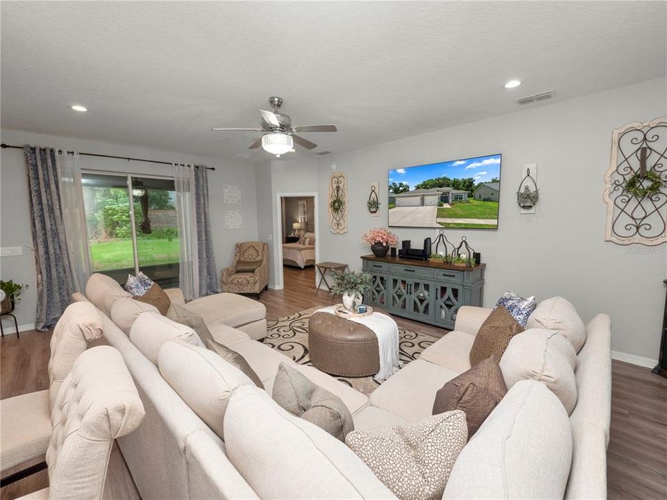 For Sale: $445,000 (4 beds, 3 baths, 2305 Square Feet)