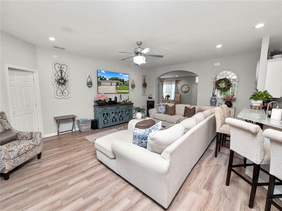 For Sale: $445,000 (4 beds, 3 baths, 2305 Square Feet)