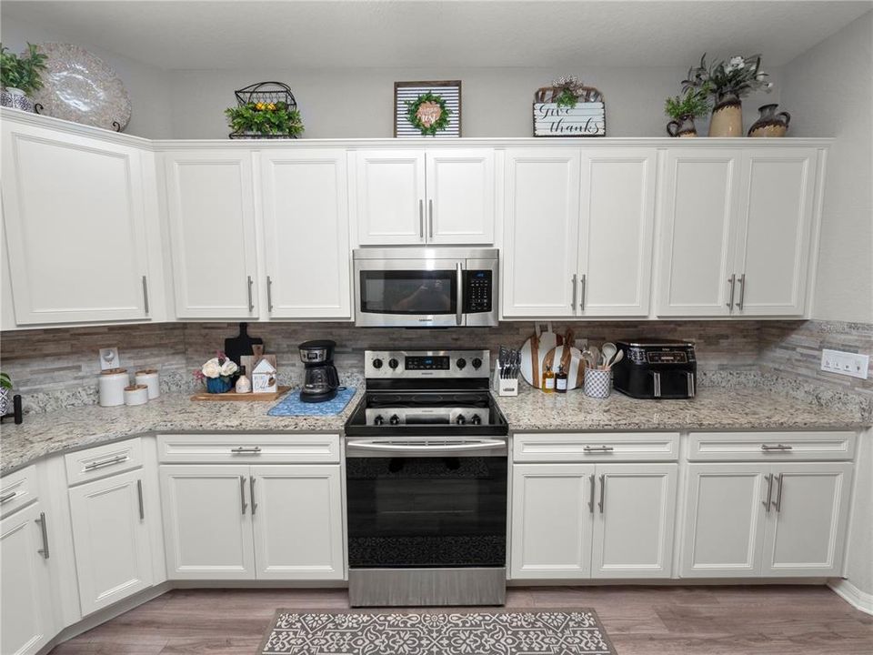 For Sale: $445,000 (4 beds, 3 baths, 2305 Square Feet)