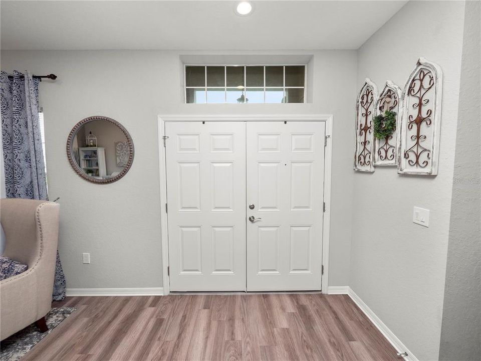 For Sale: $445,000 (4 beds, 3 baths, 2305 Square Feet)