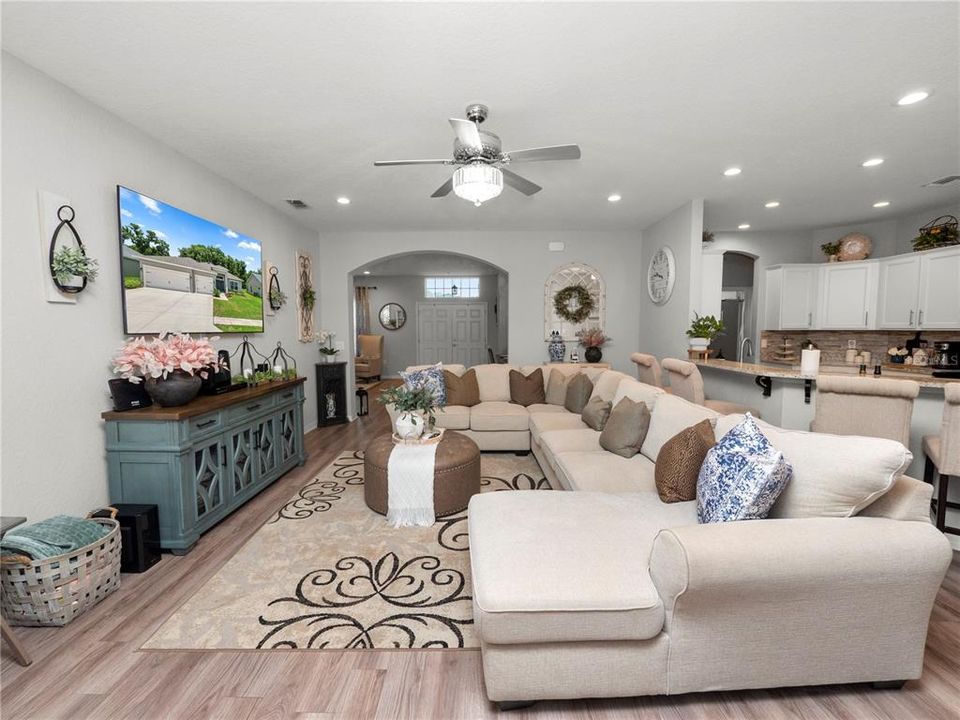 For Sale: $445,000 (4 beds, 3 baths, 2305 Square Feet)