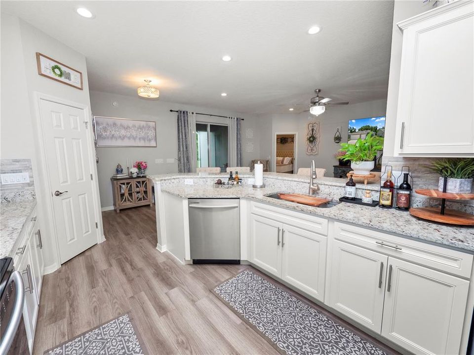 For Sale: $445,000 (4 beds, 3 baths, 2305 Square Feet)