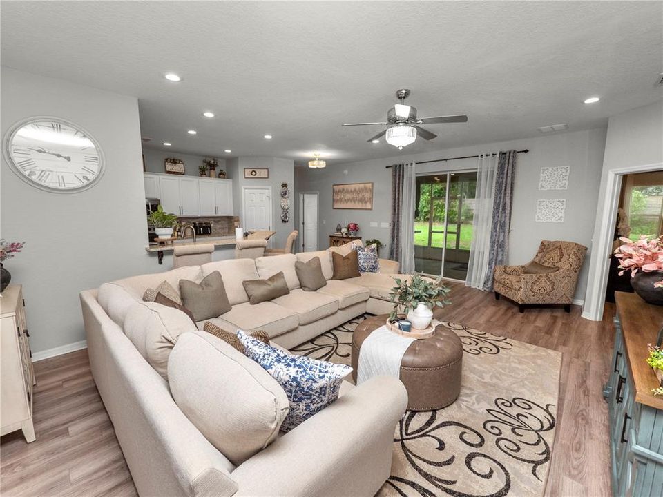 For Sale: $445,000 (4 beds, 3 baths, 2305 Square Feet)