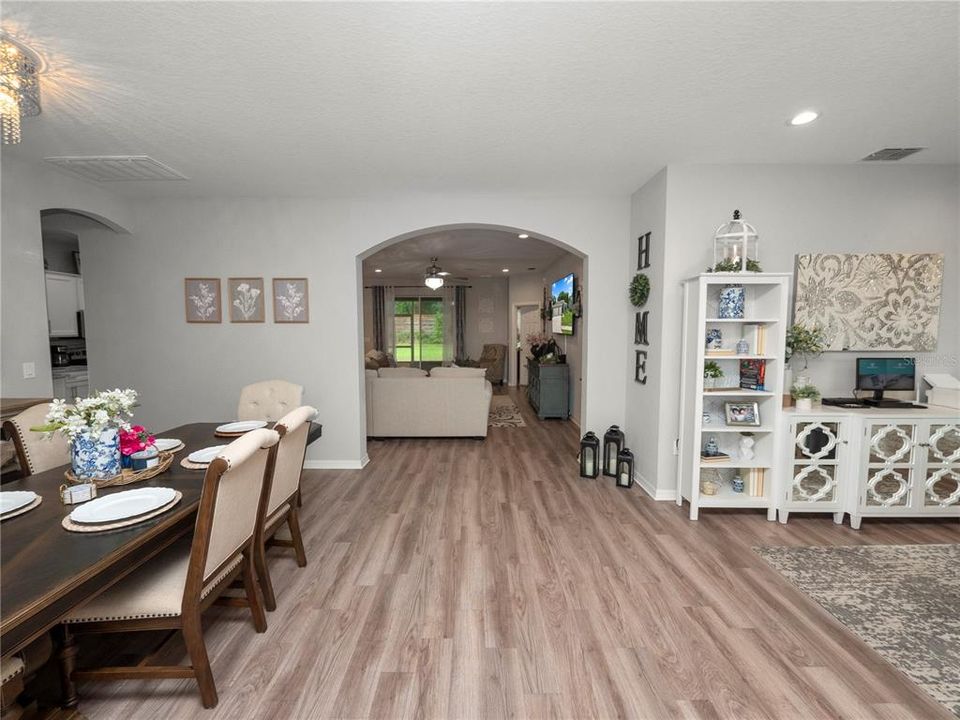 For Sale: $445,000 (4 beds, 3 baths, 2305 Square Feet)