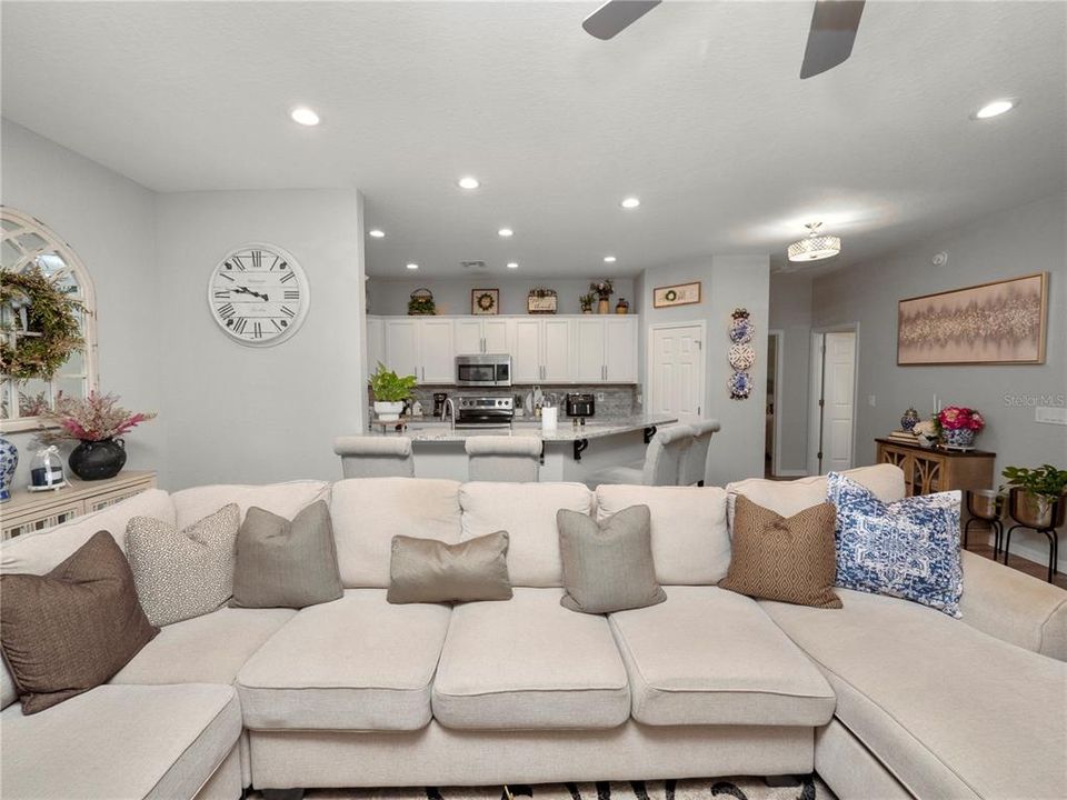 For Sale: $445,000 (4 beds, 3 baths, 2305 Square Feet)