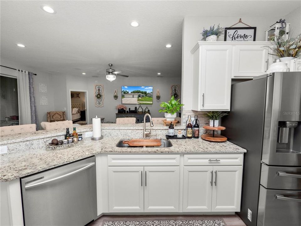 For Sale: $445,000 (4 beds, 3 baths, 2305 Square Feet)