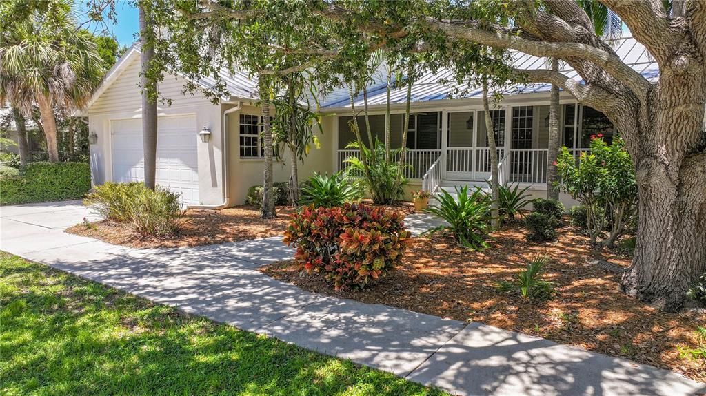 For Sale: $747,000 (3 beds, 3 baths, 2641 Square Feet)