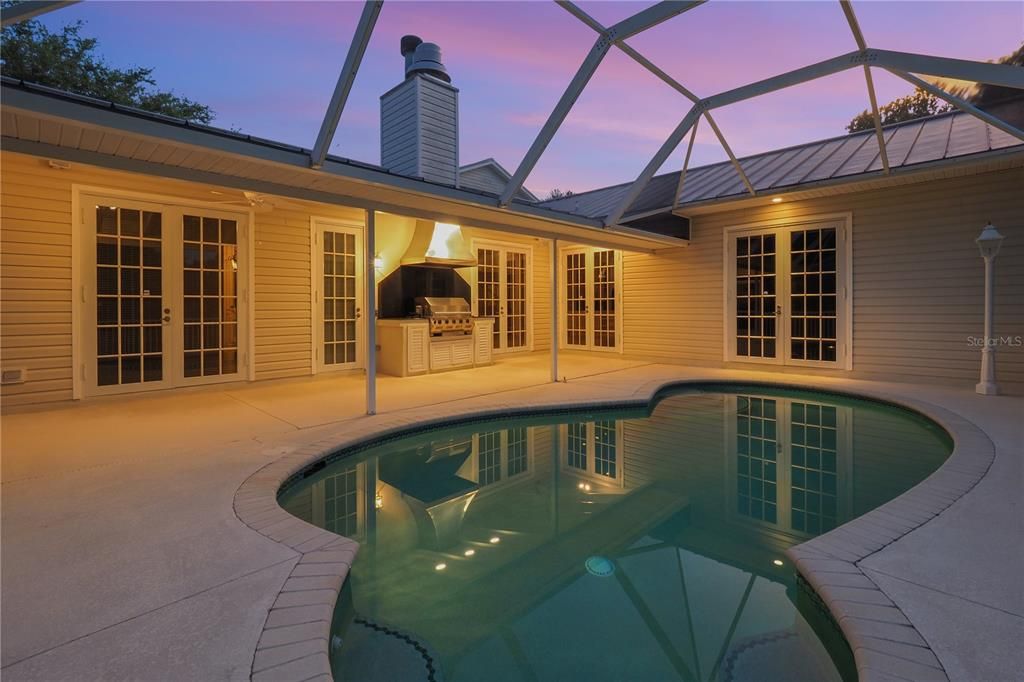 For Sale: $747,000 (3 beds, 3 baths, 2641 Square Feet)