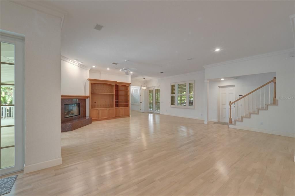 For Sale: $747,000 (3 beds, 3 baths, 2641 Square Feet)