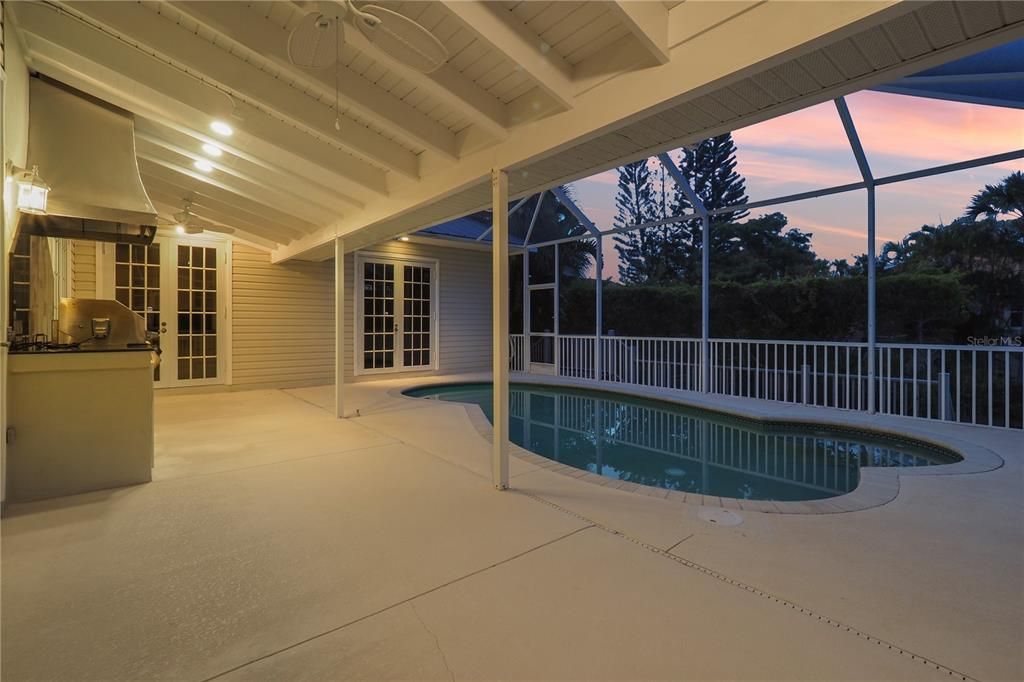 For Sale: $747,000 (3 beds, 3 baths, 2641 Square Feet)