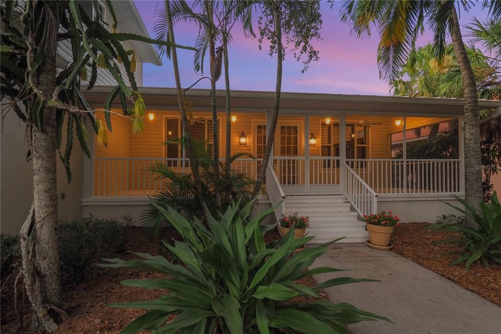 For Sale: $747,000 (3 beds, 3 baths, 2641 Square Feet)