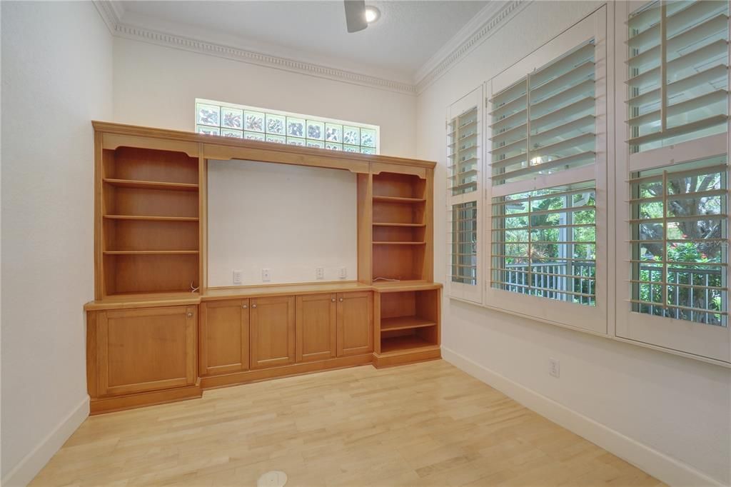 For Sale: $747,000 (3 beds, 3 baths, 2641 Square Feet)